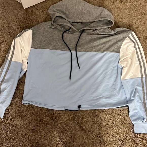 SweatyRocks Cropped Hoodie - Picture 1 of 1